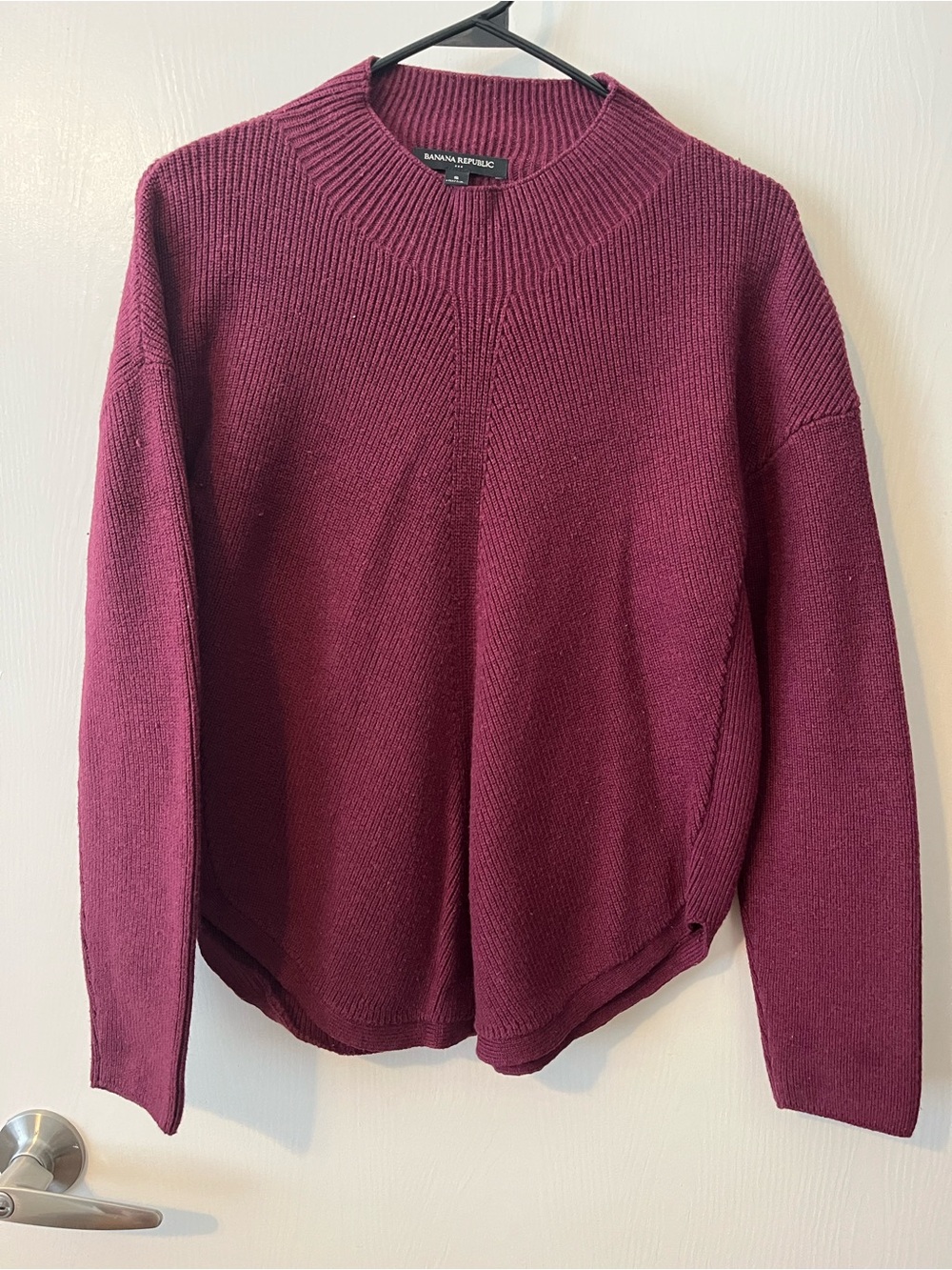 Banana Republic Women's Crewneck Sweater - Deep Wine